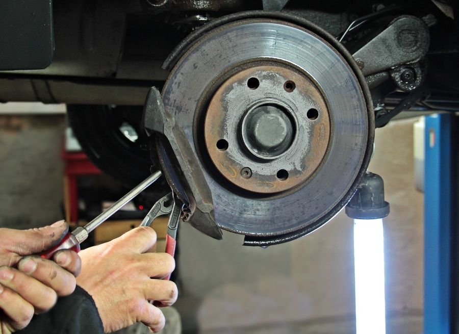 how to clean oil off brake pads with lacquer thinner
