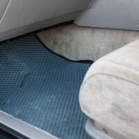 how to clean rubber floor mats in car