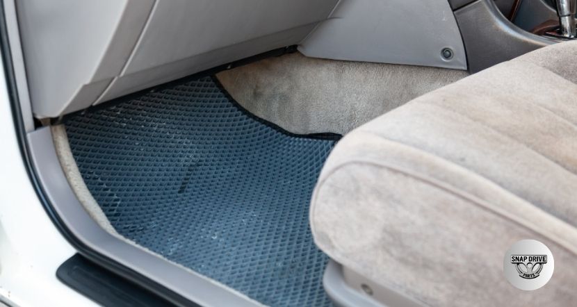how to clean rubber floor mats in car