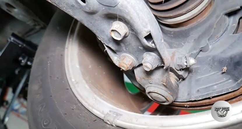 signs of a failing ball joint