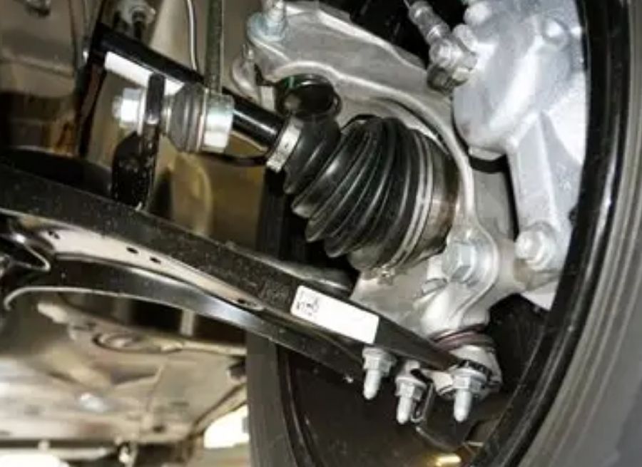 can a bad control arm cause clicking noise