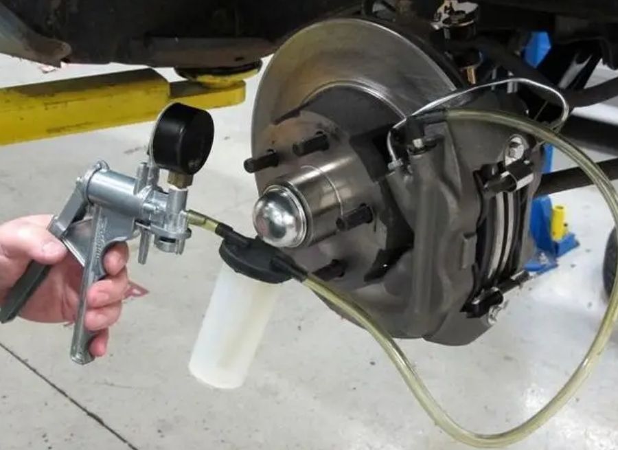 how to bleed brakes after replacing caliper