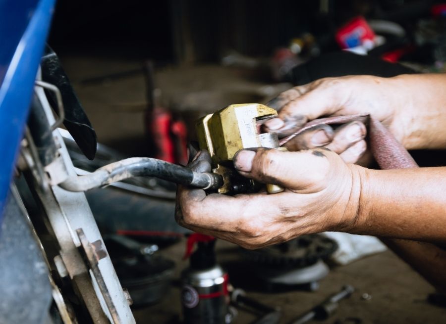 how to clean brake calipers